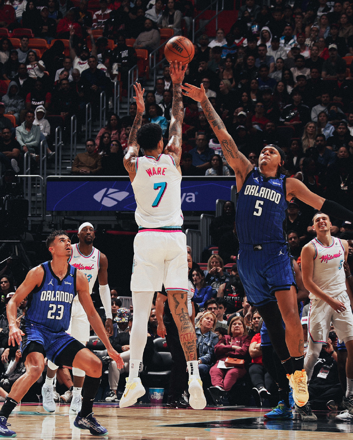 乐鱼APP-重庆队在客场比赛中逆转获得关键胜利的是谁